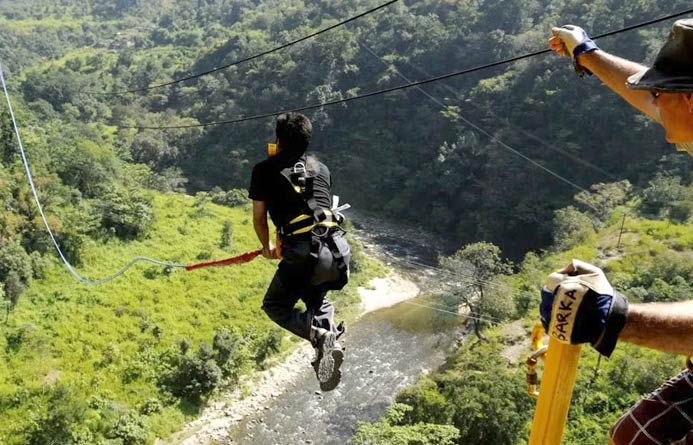 Valley Rope Jump
